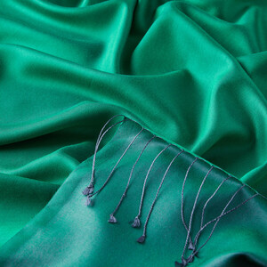 Solid Emerald Green Modal Silk Hijab - Thumbnail