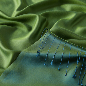 Solid Green Modal Silk Hijab - Thumbnail